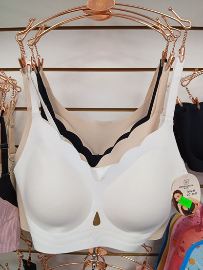 Corpiño con almohadilla. Talle: M, L, XL.