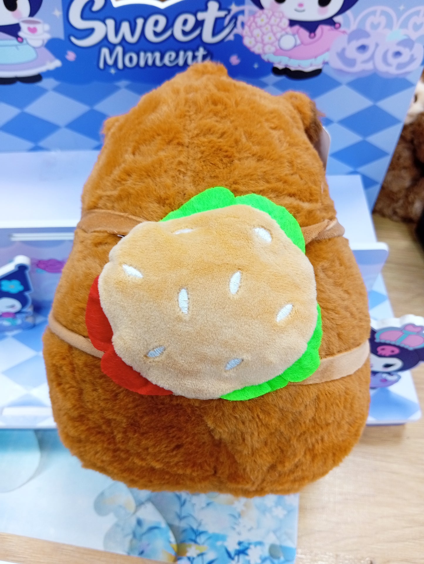 Capibara con mochilita