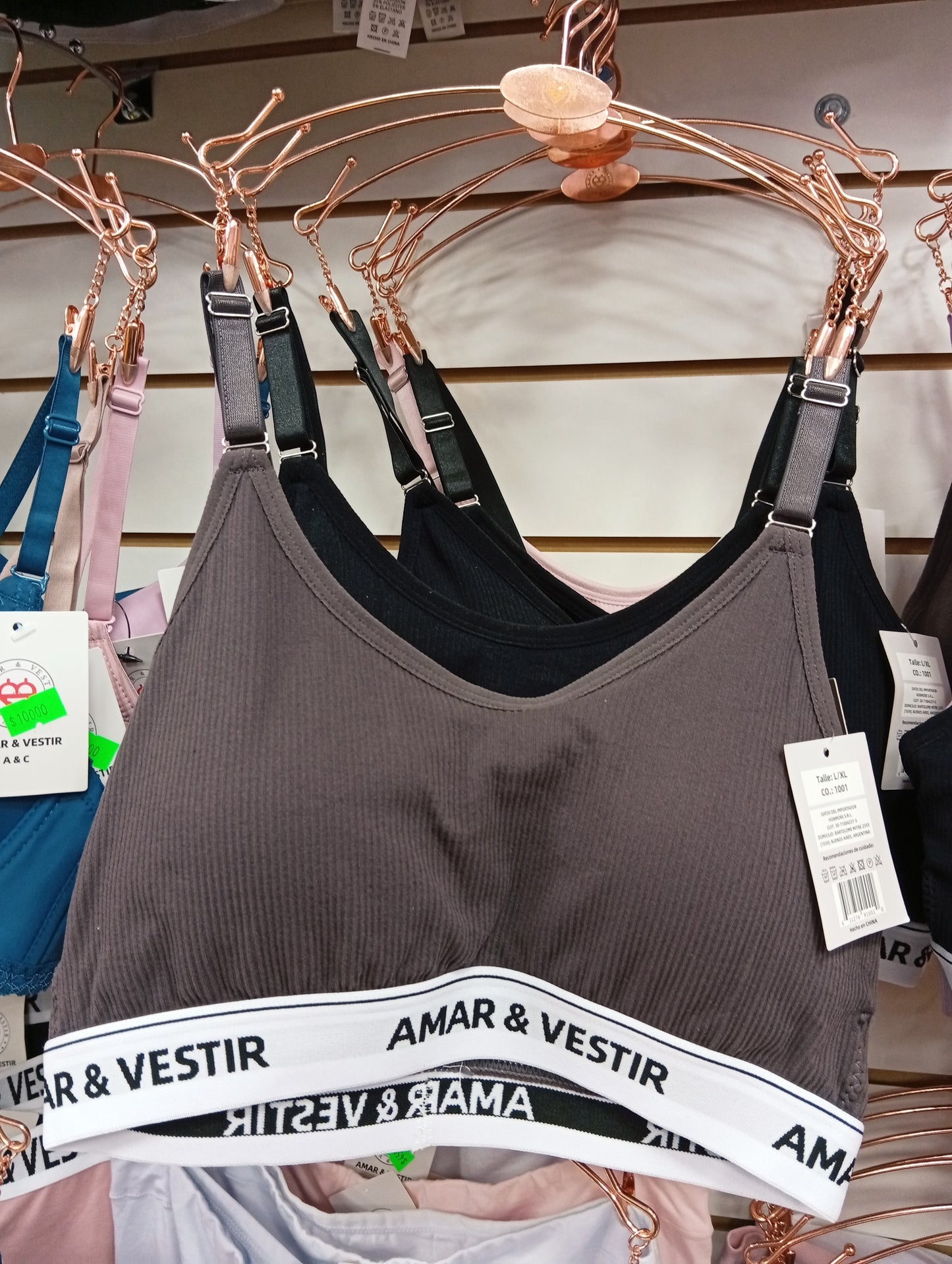 Corpiño deportivo armado (poca almohadilla). Talle: M/L, L/XL,