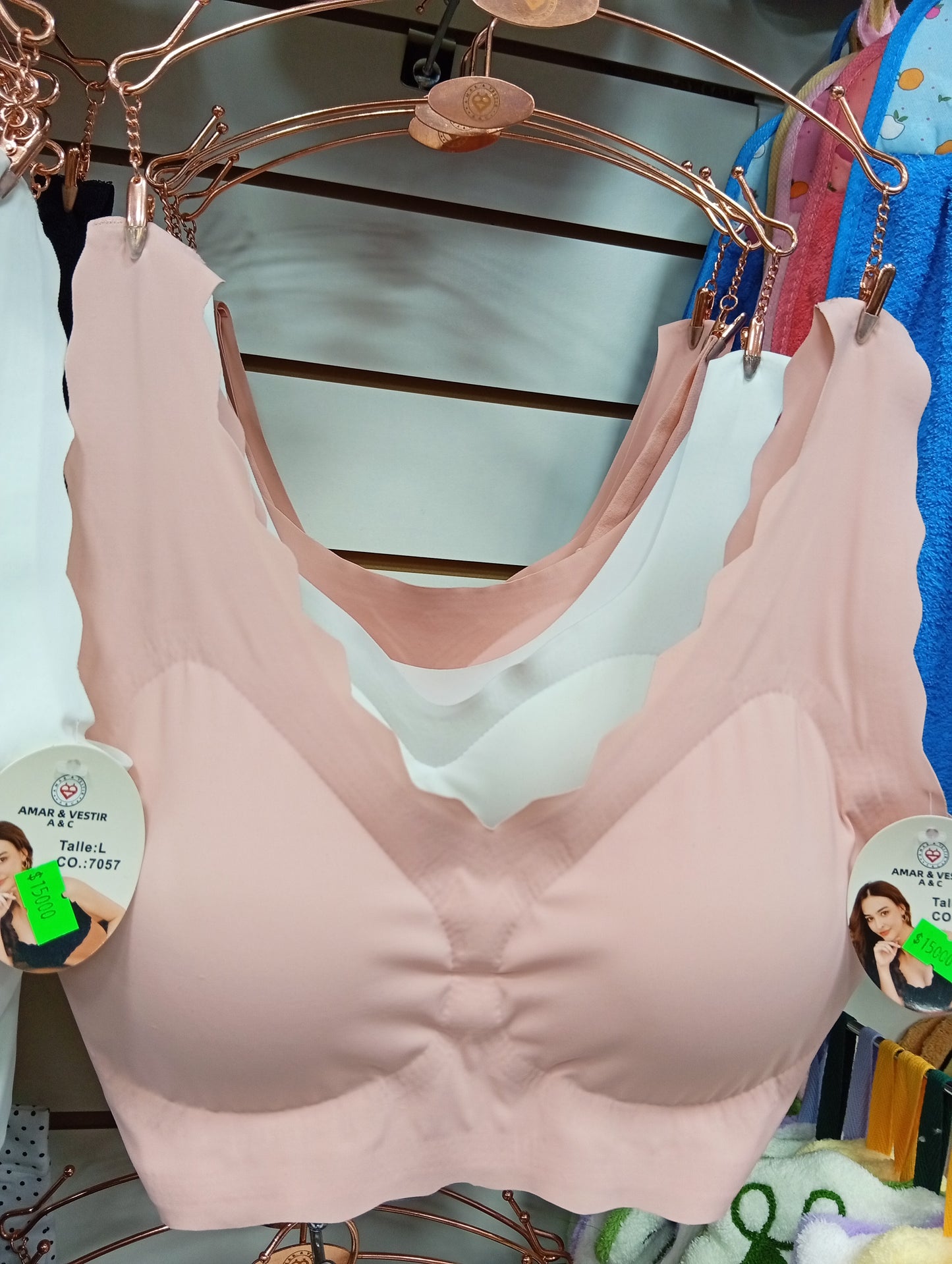 Corpiño. Talle: M, L, XL.