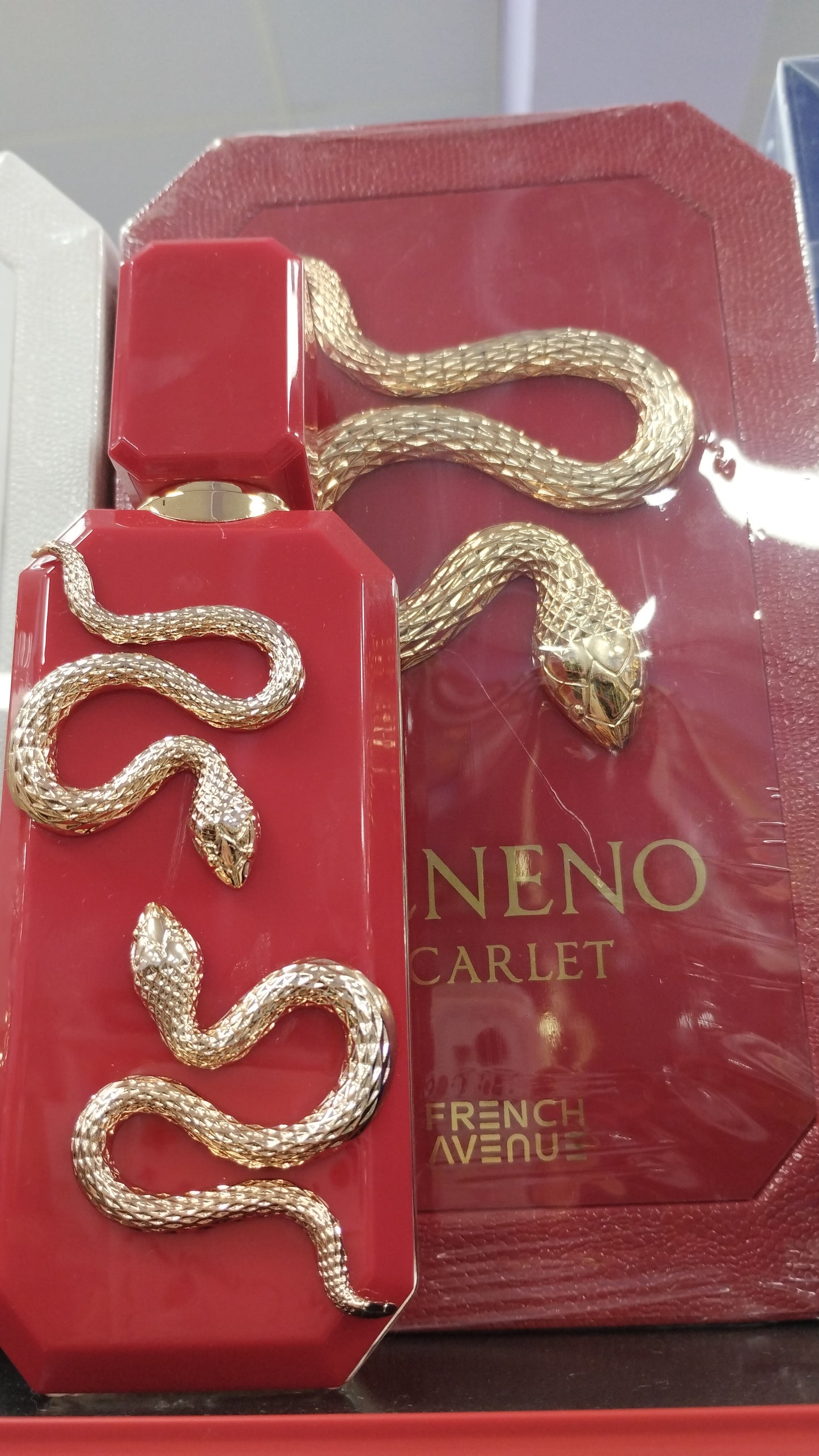 Perfume veneno Scarlet e100 ML