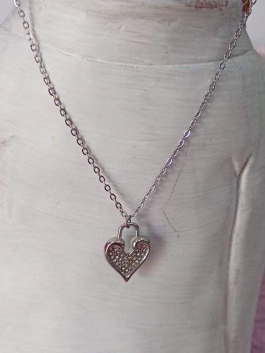 Cadena de corazón