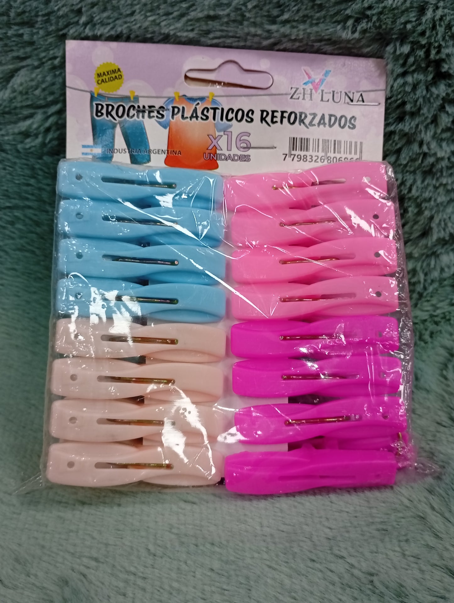 Broches plásticos