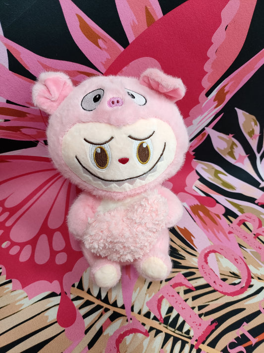 Peluche de labubu disfrazada de chanchito