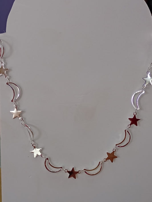 Cadena de estrellas y luna