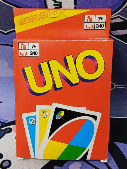 Juego de cartas UNO con personajes
