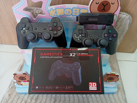 Joystick y pendrive con juegos