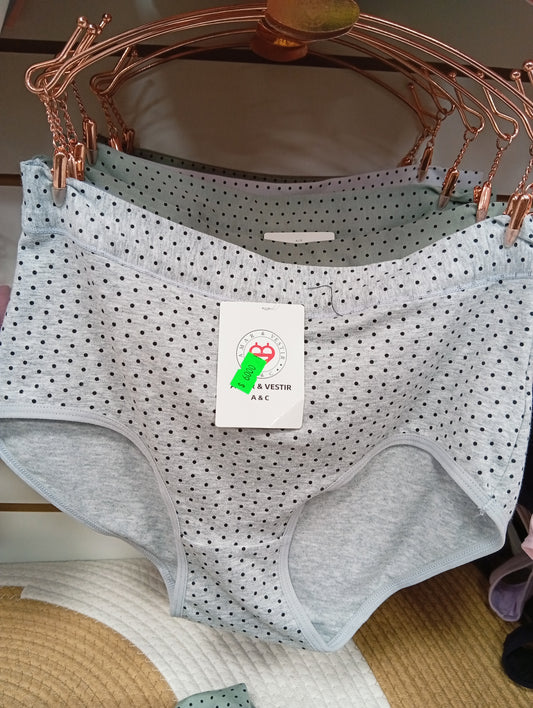 Bombacha. Talle: L, XL, 2XL.