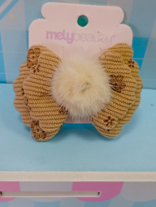 Hebilla moño con pompón