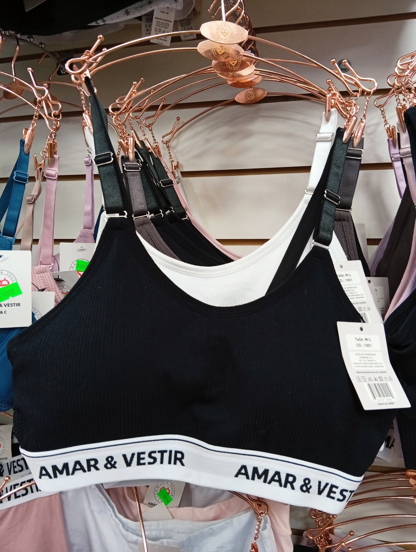 Corpiño deportivo armado (poca almohadilla). Talle: M/L, L/XL,