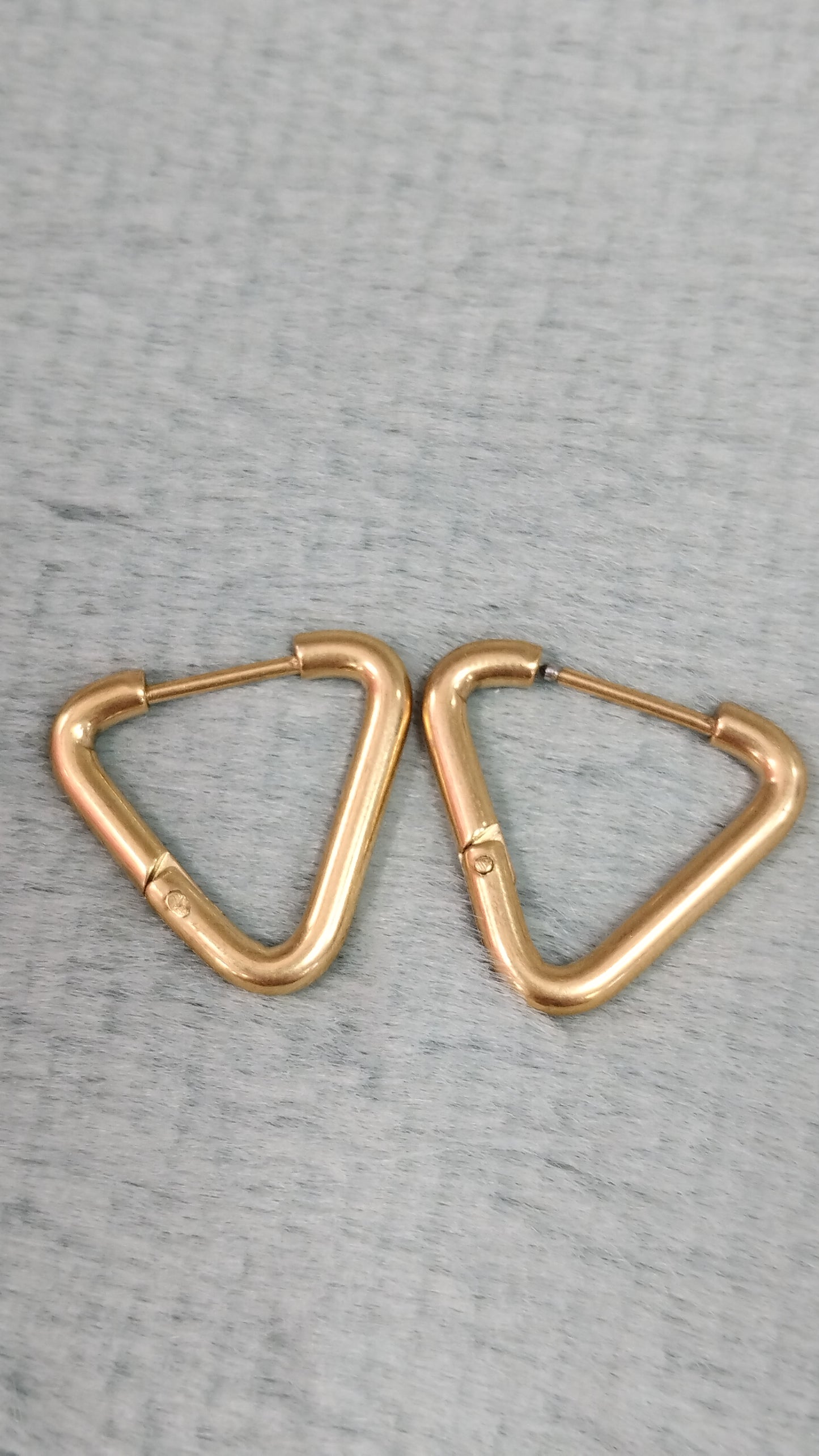 Aros de acero dorado