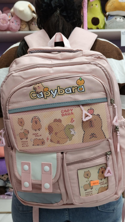 Mochila de labubu y capibara