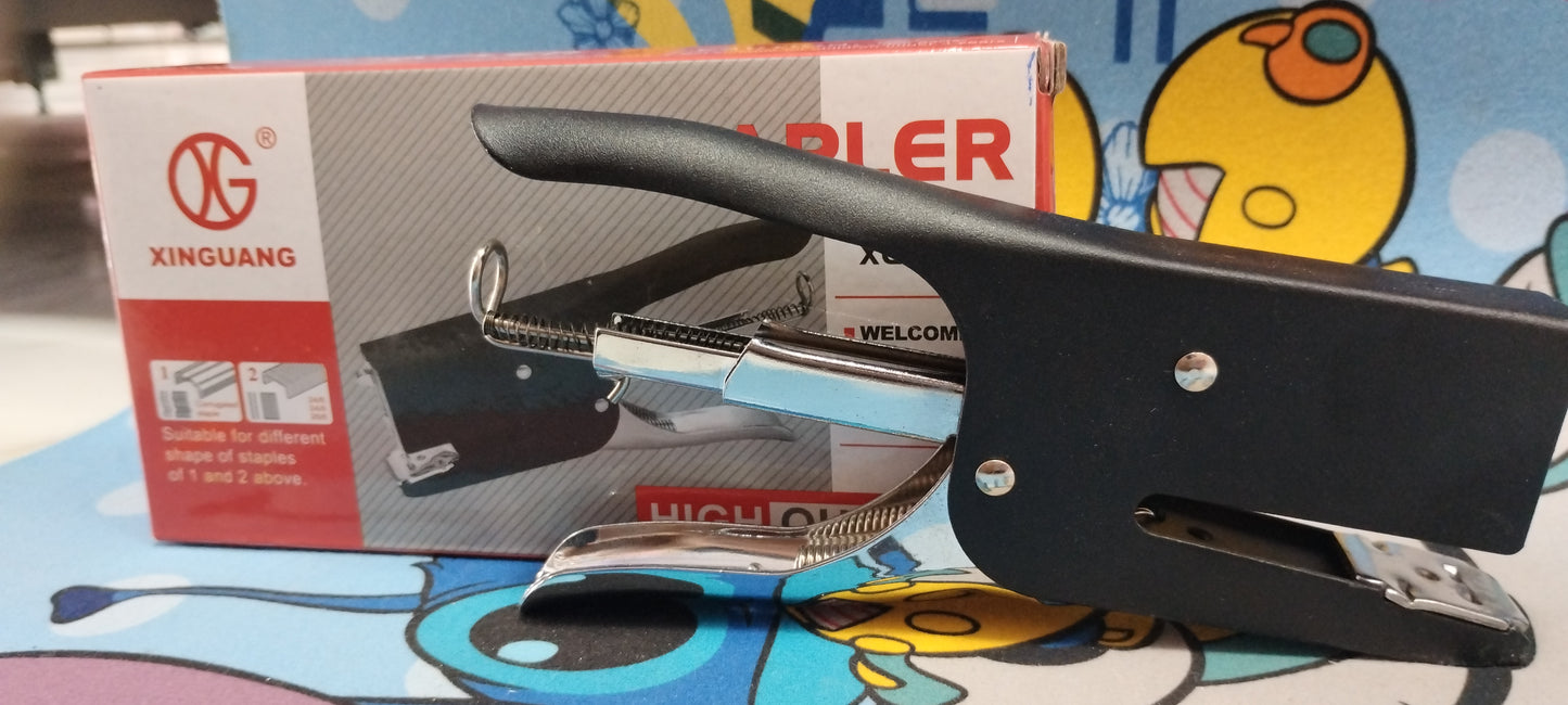 Abrochadora de tipo pinza