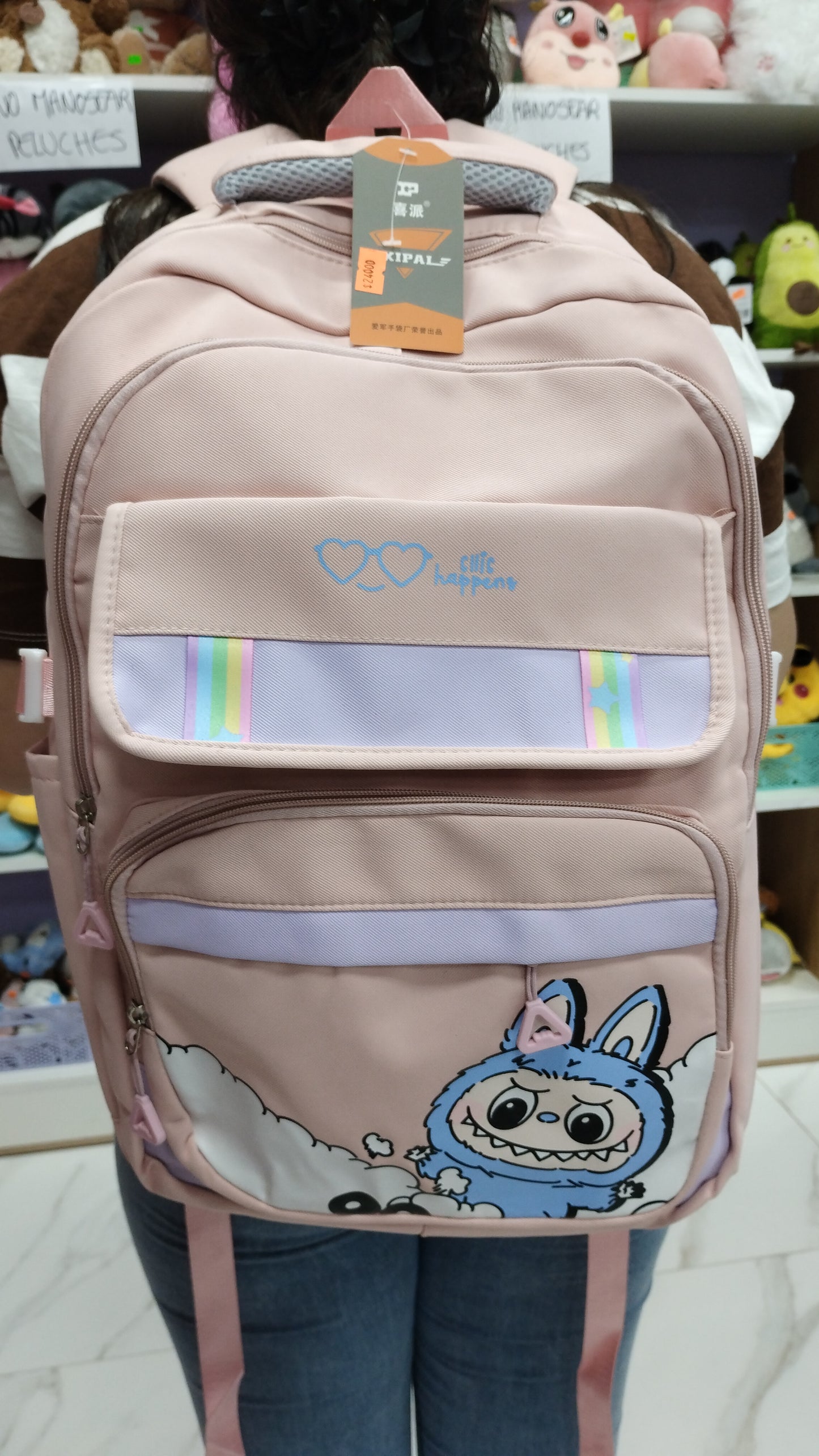 Mochila de labubu y capibara