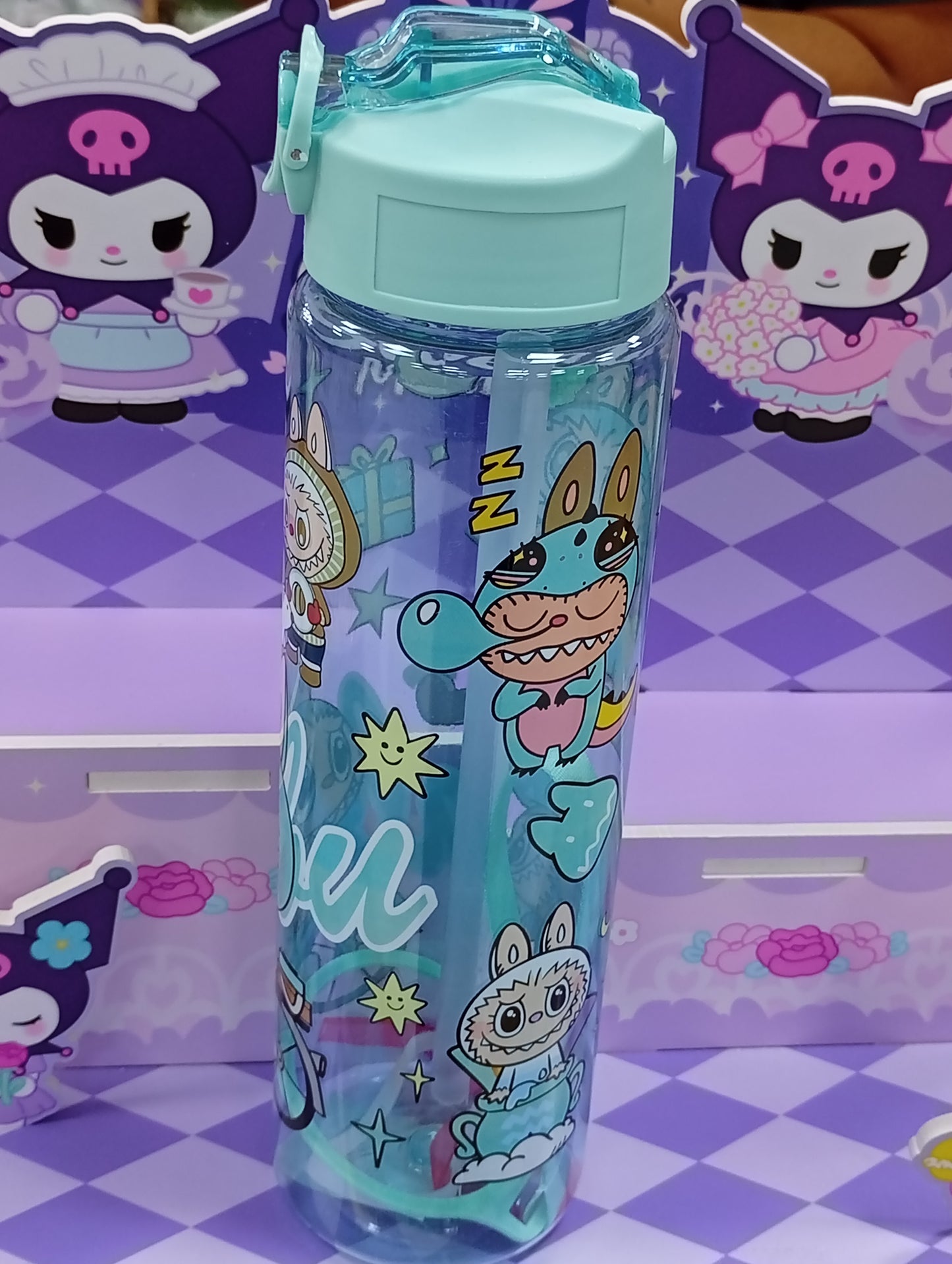 Botella labubu