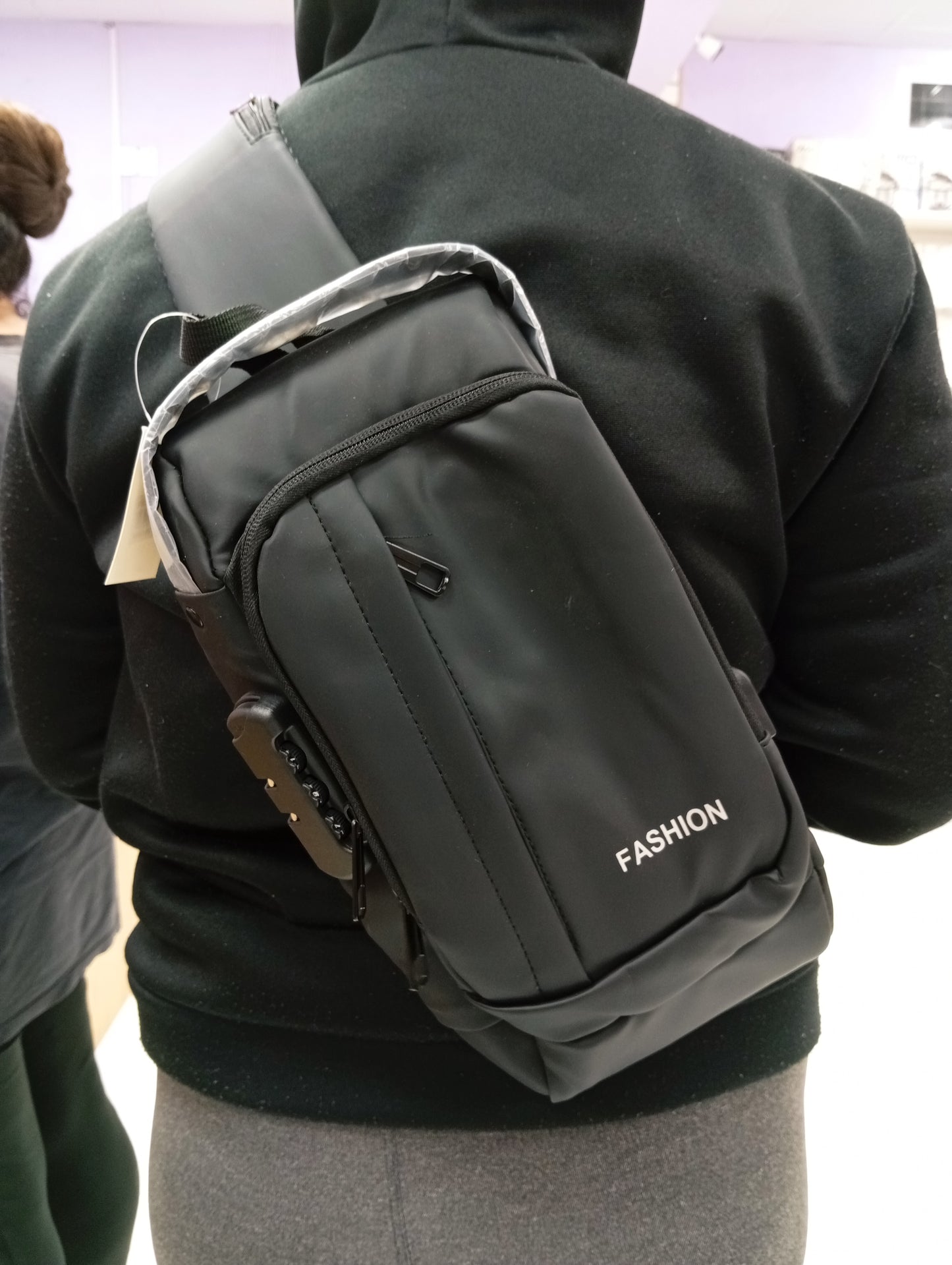 Cangurera con cargador interno y seguro