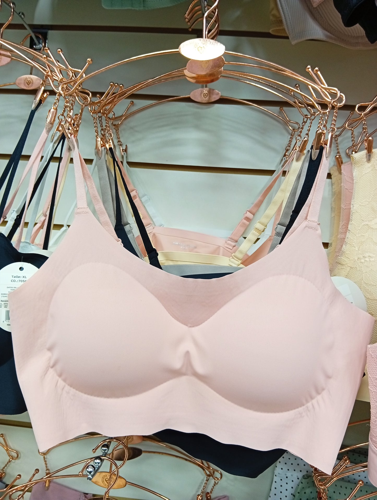 Corpiño. Talle: L, M, XL.